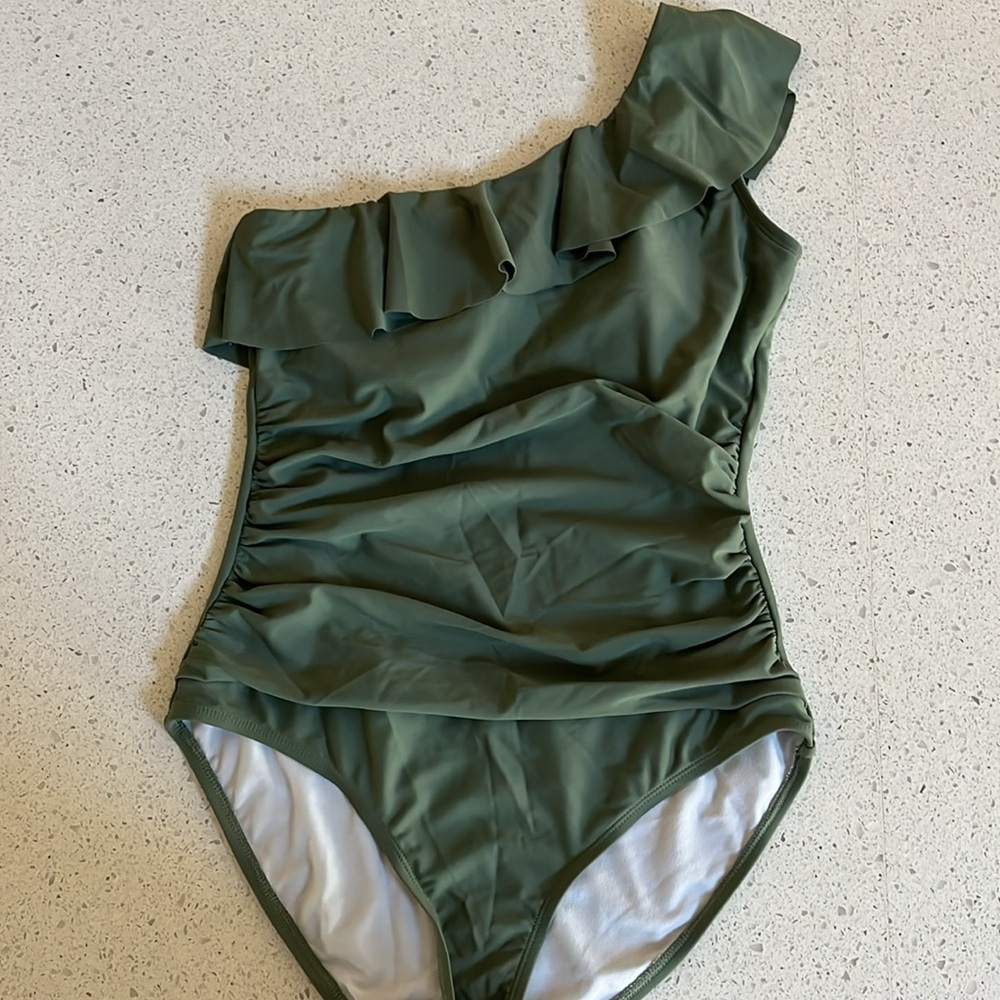 One-Shoulder Ruffle Top in Green